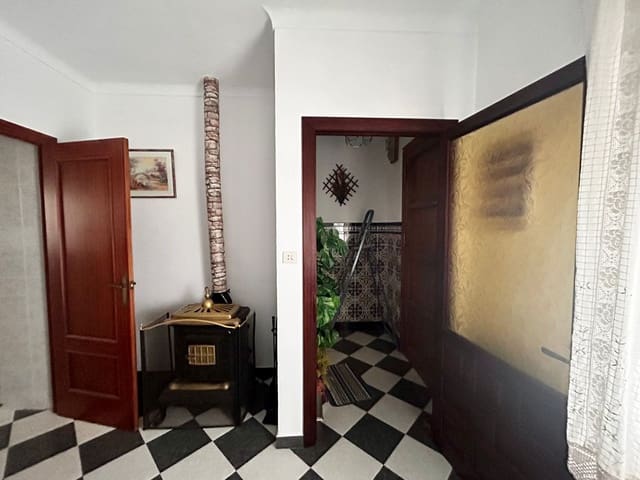 4 soveværelse Byhus til salg i Benaoján - € 95.000 (Ref: 8697434)