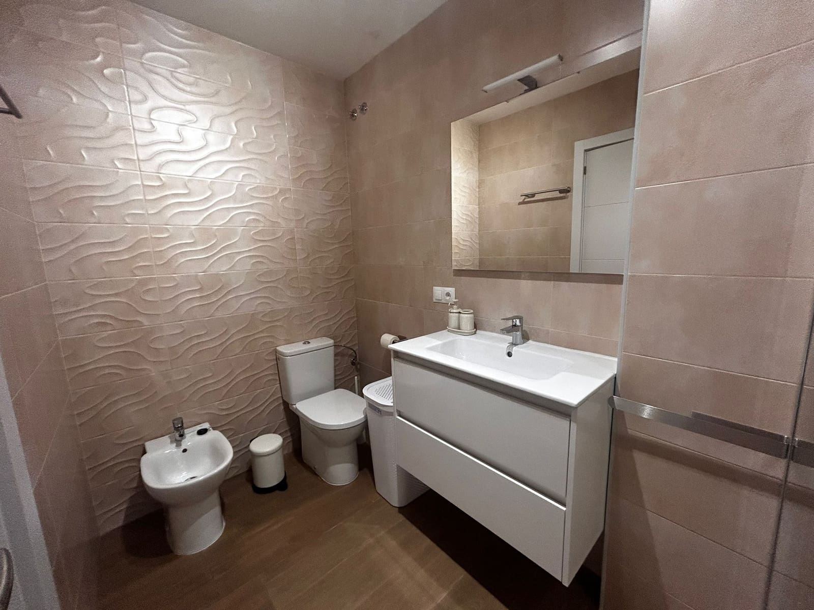 8 soveværelse Guesthouse/B & B til salg i Cuevas del Becerro - € 360.000 (Ref: 8765609)