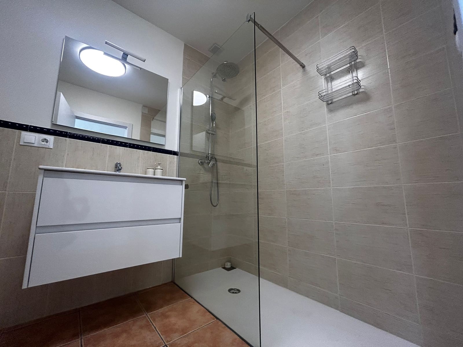 8 soveværelse Guesthouse/B & B til salg i Cuevas del Becerro - € 360.000 (Ref: 8765609)