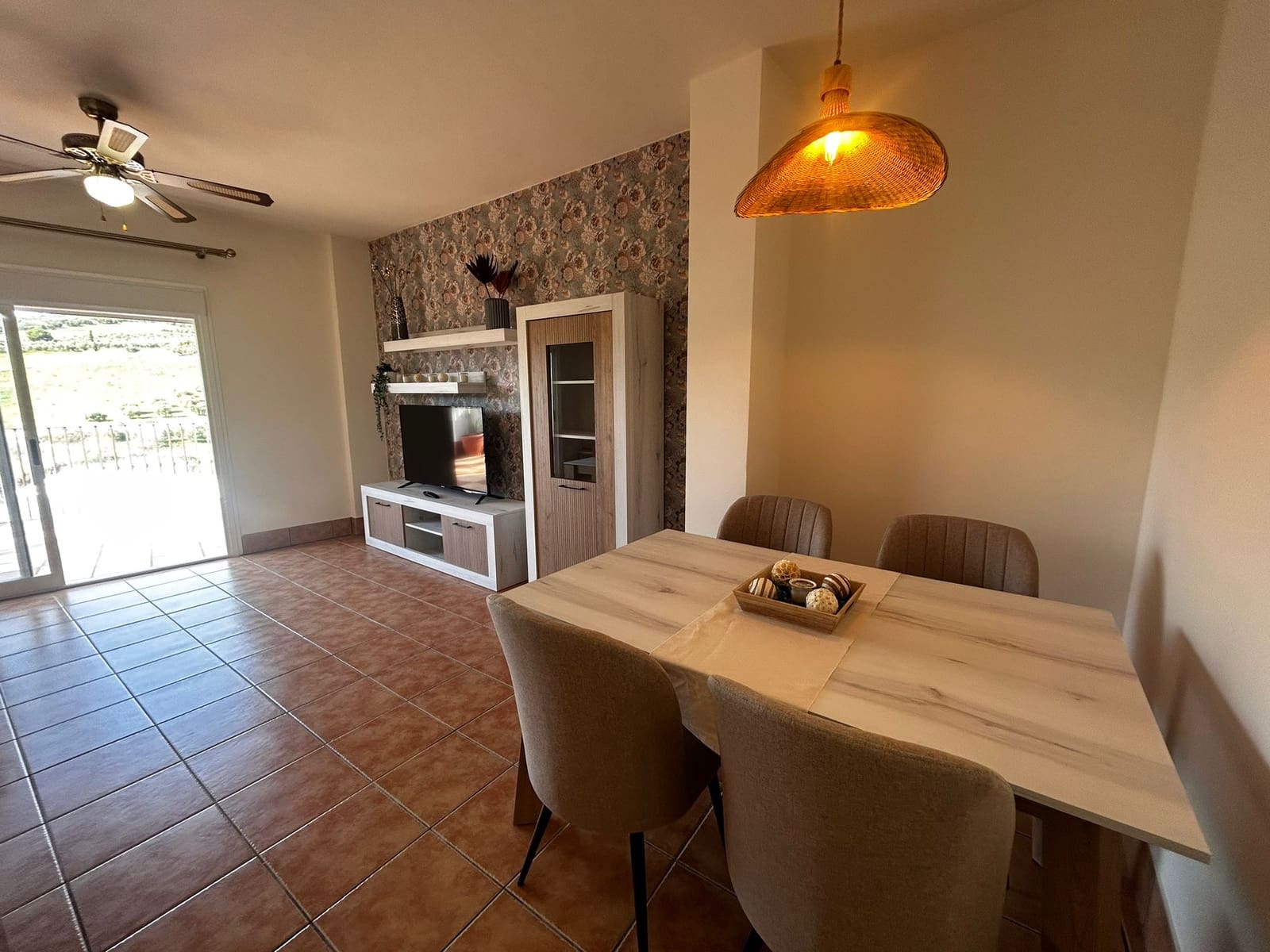 8 soveværelse Guesthouse/B & B til salg i Cuevas del Becerro - € 360.000 (Ref: 8765609)