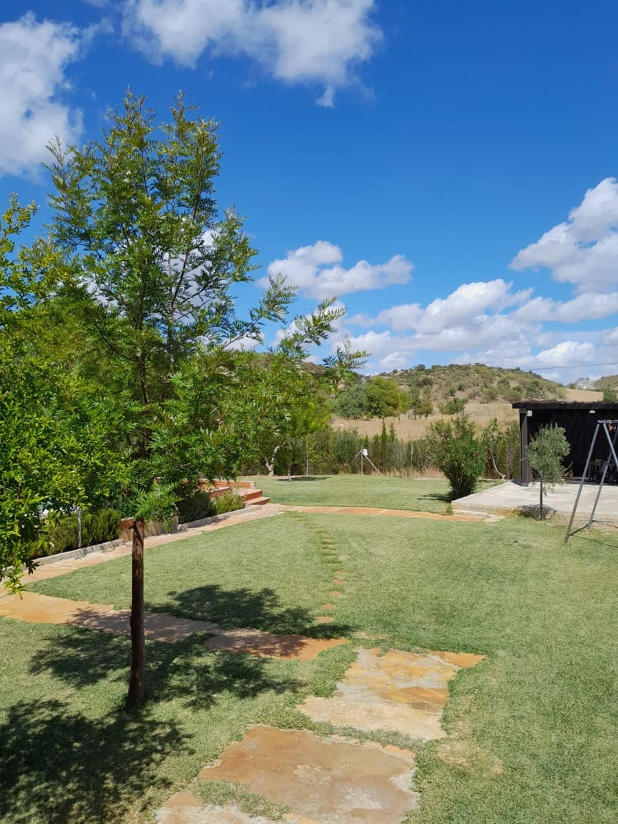 4 soveværelse Finca/Landehus til salg i Cadiz by med swimmingpool - € 480.000 (Ref: 8867685)