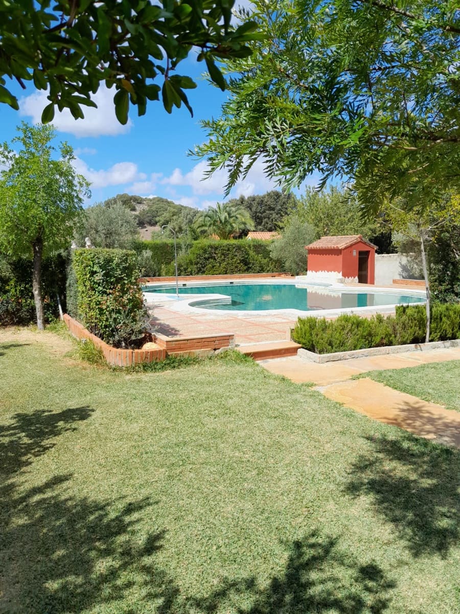 4 soveværelse Finca/Landehus til salg i Cadiz by med swimmingpool - € 480.000 (Ref: 8867685)