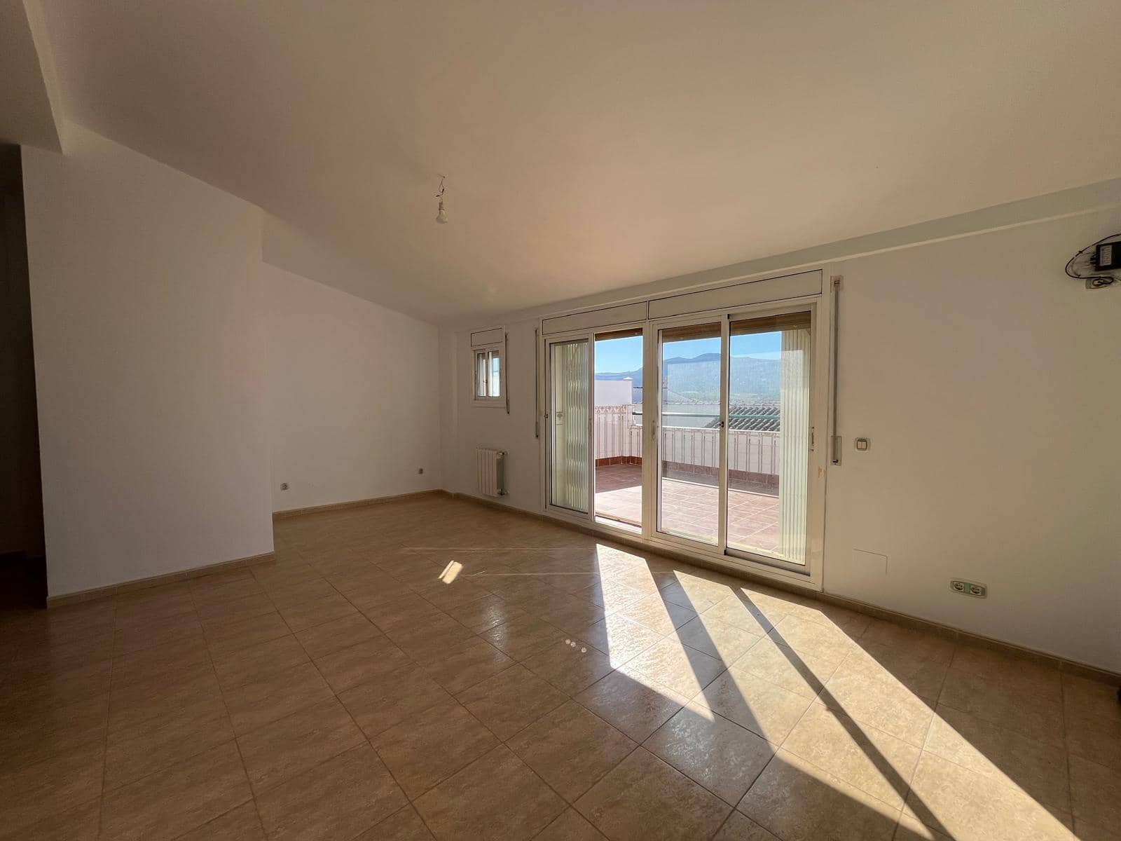 5 bedroom Townhouse for sale in Ronda with garage - € 570,000 (Ref: 9077512)