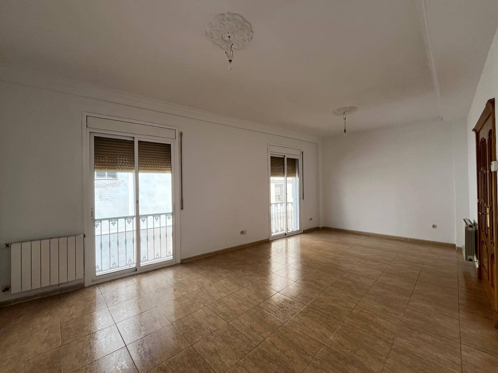 5 bedroom Townhouse for sale in Ronda with garage - € 570,000 (Ref: 9077512)