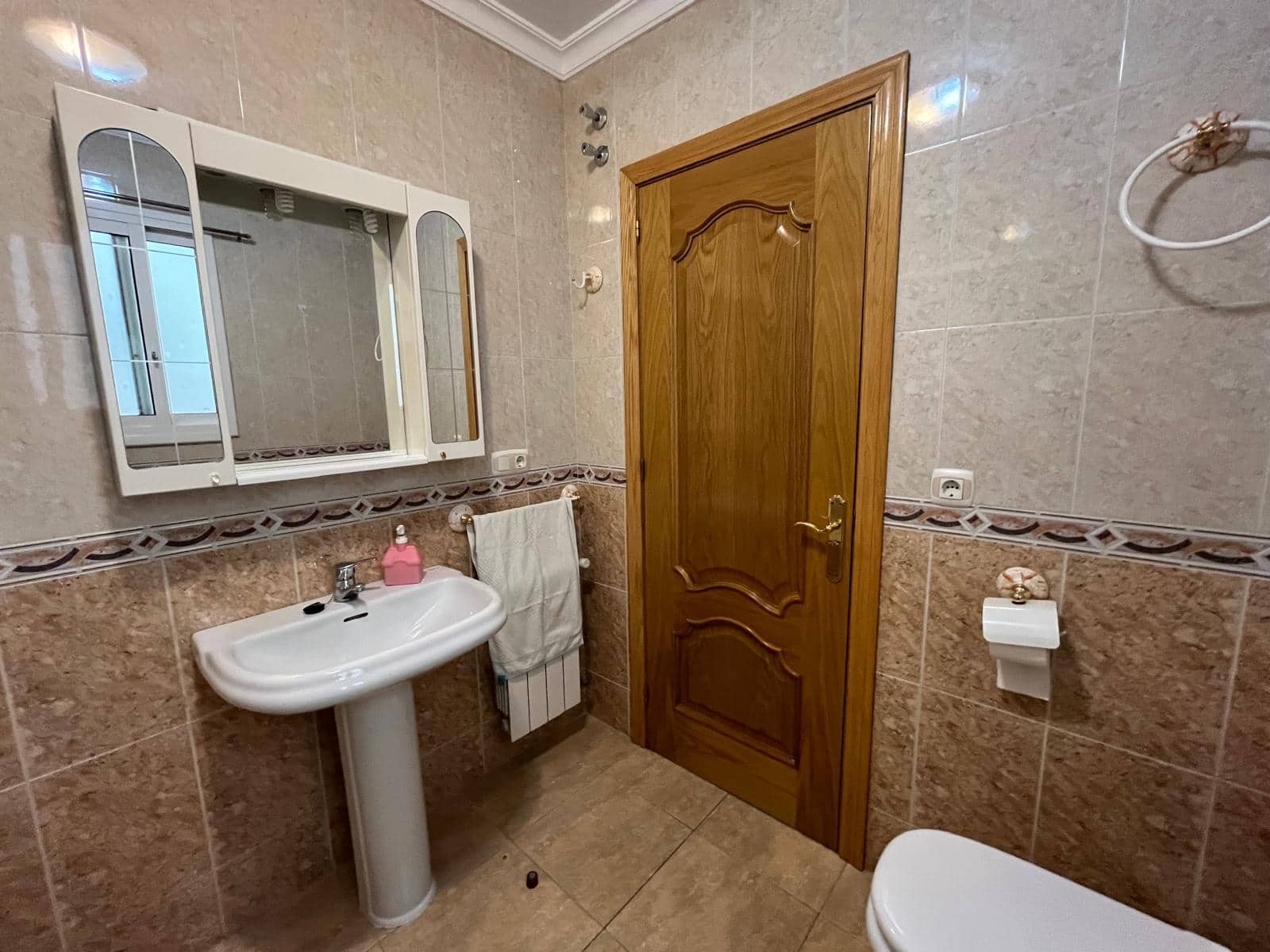 5 bedroom Townhouse for sale in Ronda with garage - € 570,000 (Ref: 9077512)