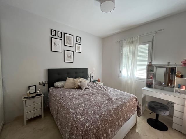 3 sypialnia Dom blizniak na sprzedaż w Ronda z basenem garażem - 298 000 € (Ref: 9084465)