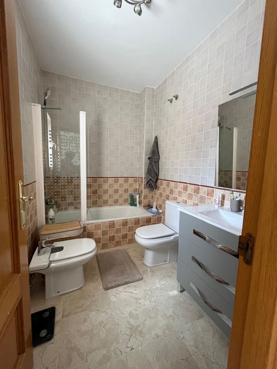 3 soveværelse Semi-Rækkehus til salg i Ronda med swimmingpool garage - € 298.000 (Ref: 9084465)