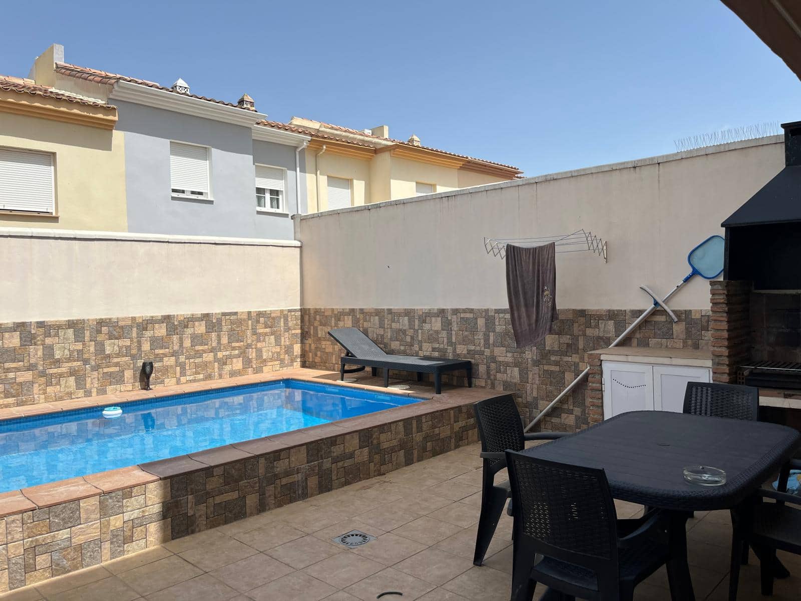 3 soveværelse Semi-Rækkehus til salg i Ronda med swimmingpool garage - € 298.000 (Ref: 9084465)