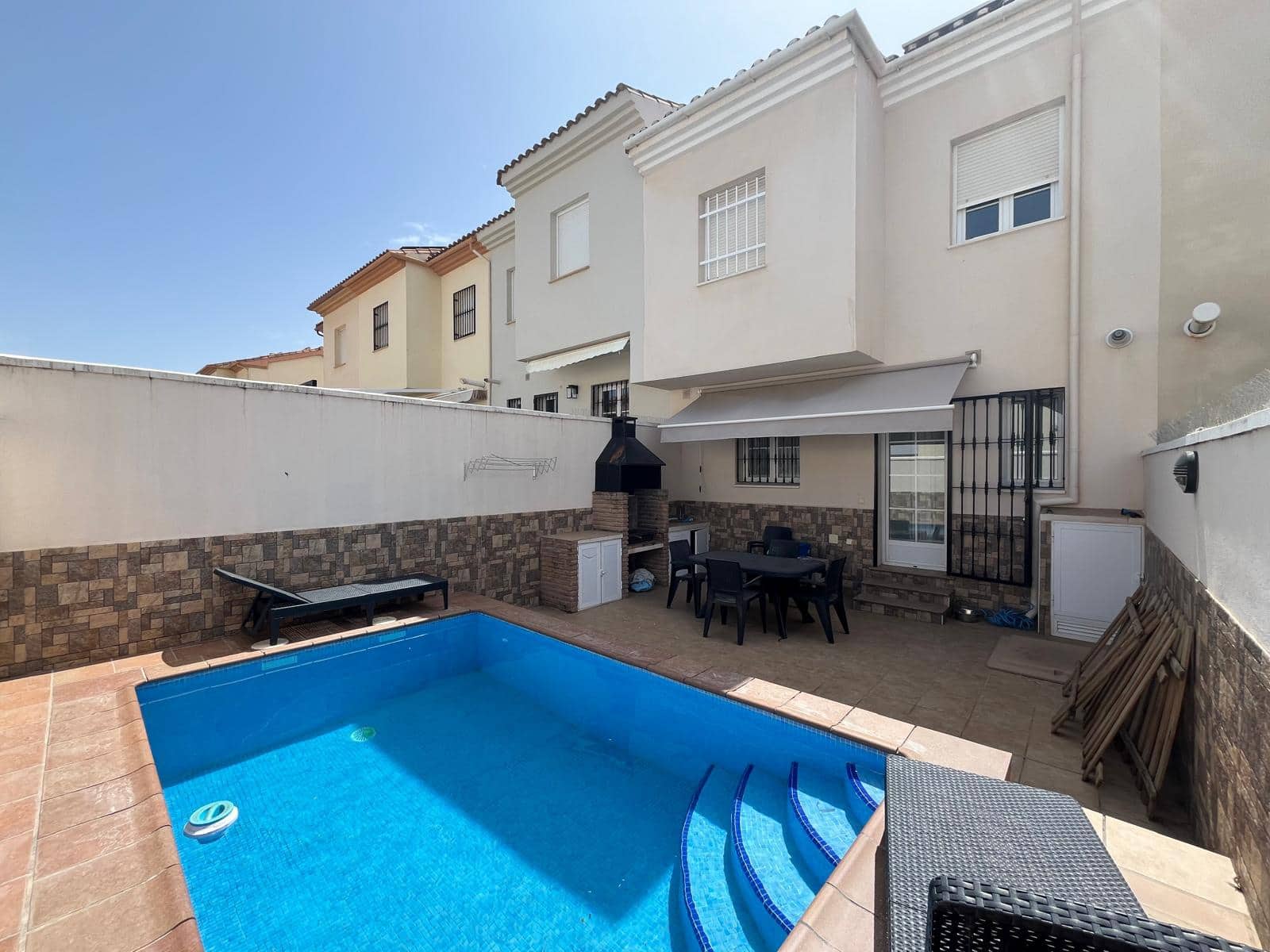 3 soveværelse Semi-Rækkehus til salg i Ronda med swimmingpool garage - € 298.000 (Ref: 9084465)