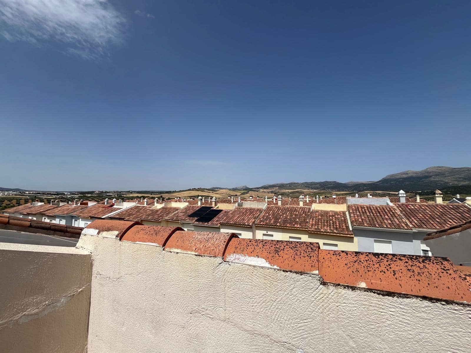 3 soveværelse Semi-Rækkehus til salg i Ronda med swimmingpool garage - € 298.000 (Ref: 9084465)