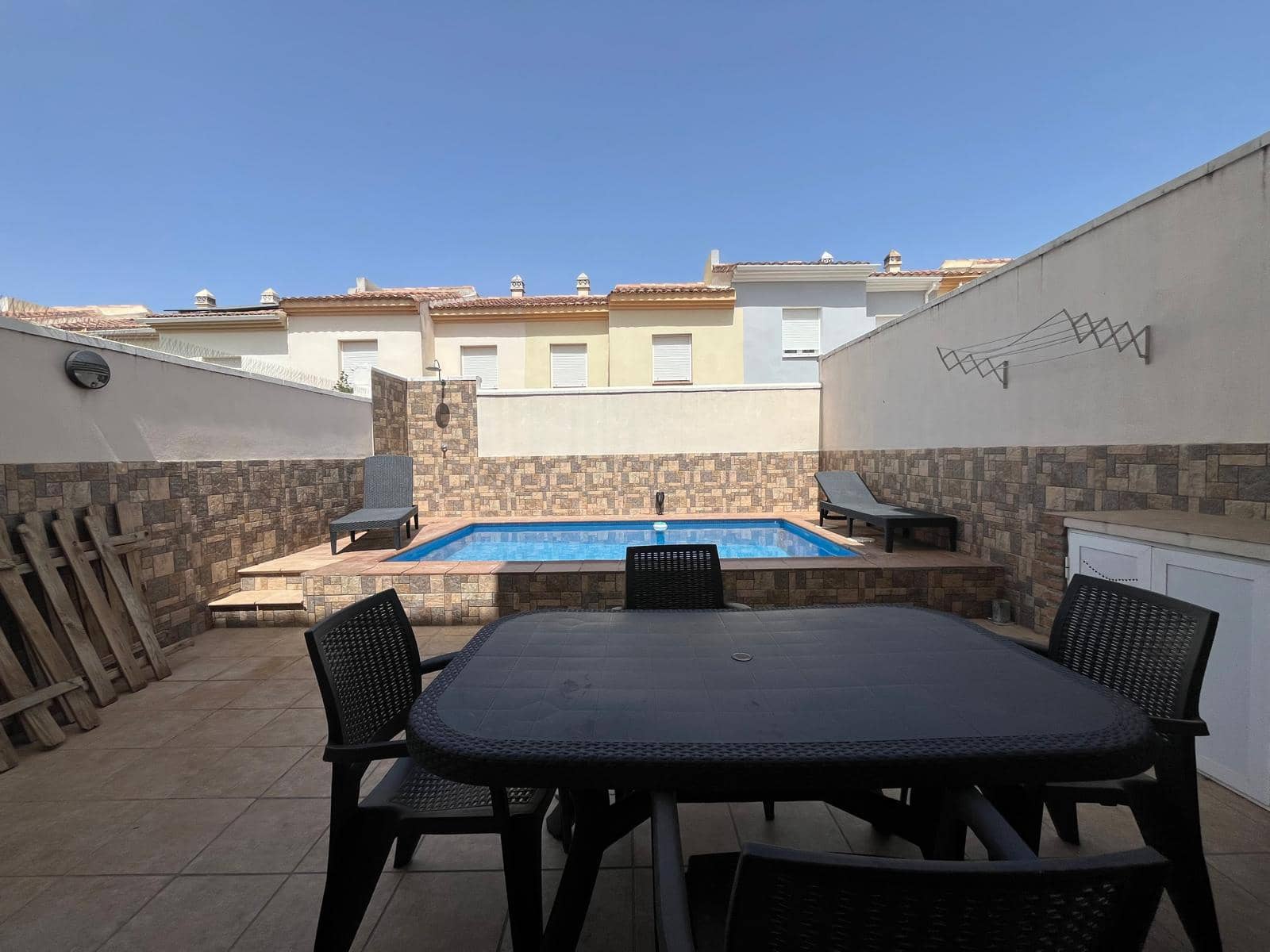 3 soveværelse Semi-Rækkehus til salg i Ronda med swimmingpool garage - € 298.000 (Ref: 9084465)