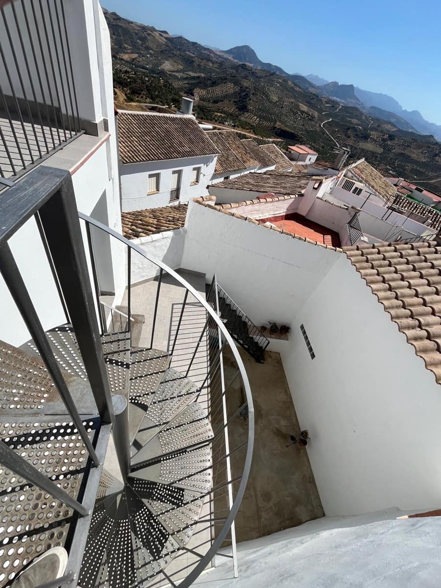 3 bedroom Townhouse for sale in Olvera - € 120,000 (Ref: 9255815)