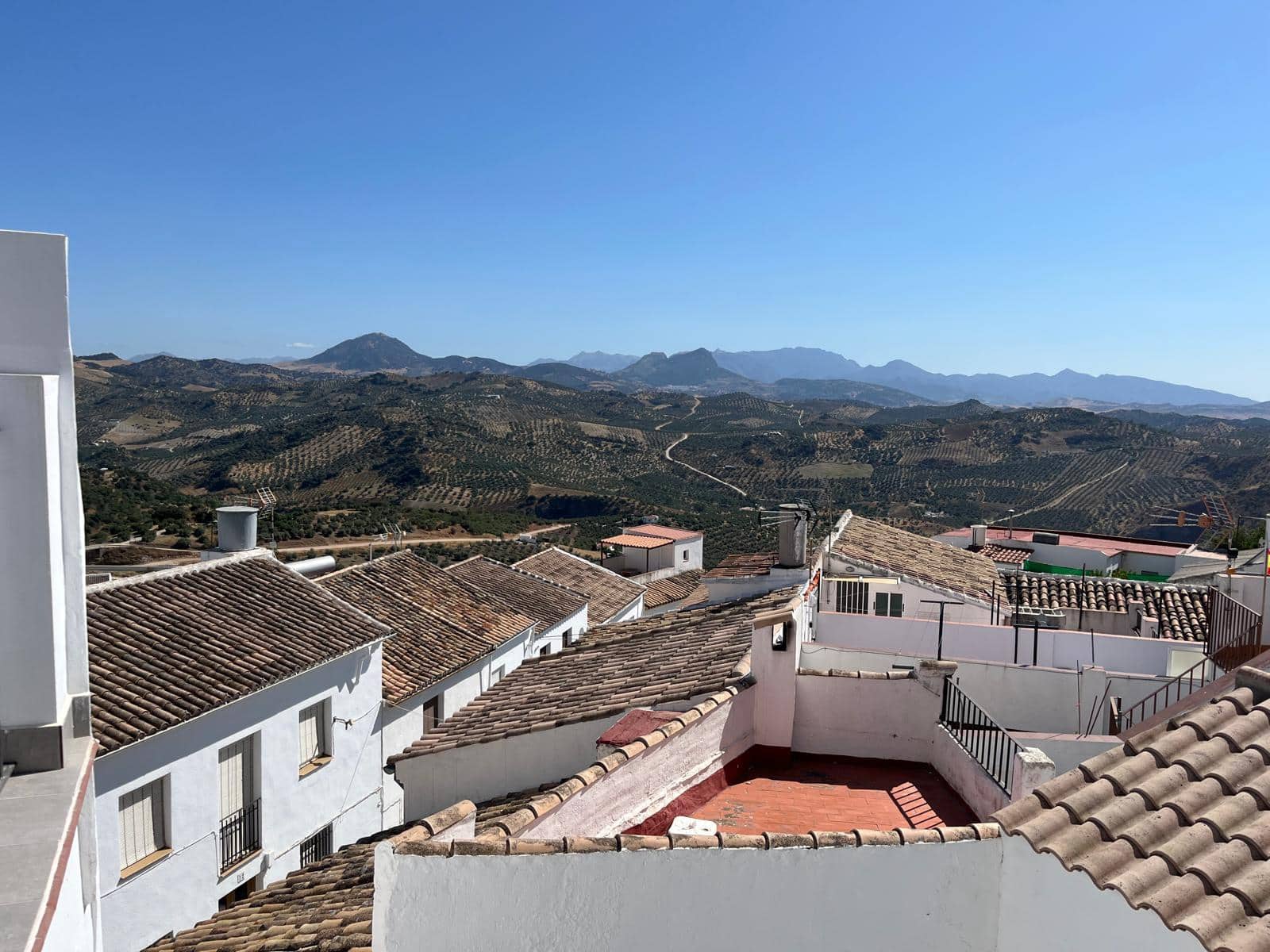 3 bedroom Townhouse for sale in Olvera - € 120,000 (Ref: 9255815)