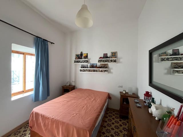 2 bedroom Townhouse for sale in Ronda - € 145,000 (Ref: 9318080)