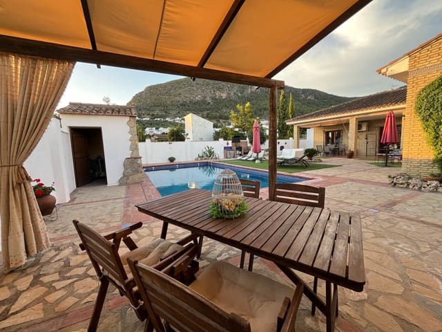 5 soverom Hus til salgs i Algodonales med svømmebasseng - € 580 000 (Ref: 9354198)