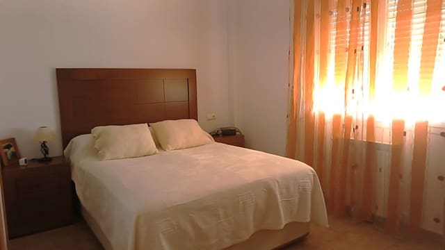 3 slaapkamer Huis te huur in Ronda met zwembad - € 2.000 (Ref: 9645814)