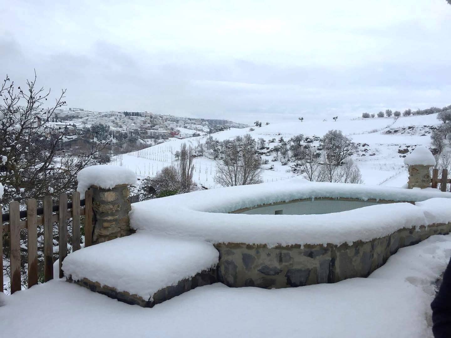 6 soveværelse Finca/Landehus til salg i Ronda med swimmingpool garage - € 698.000 (Ref: 9676509)