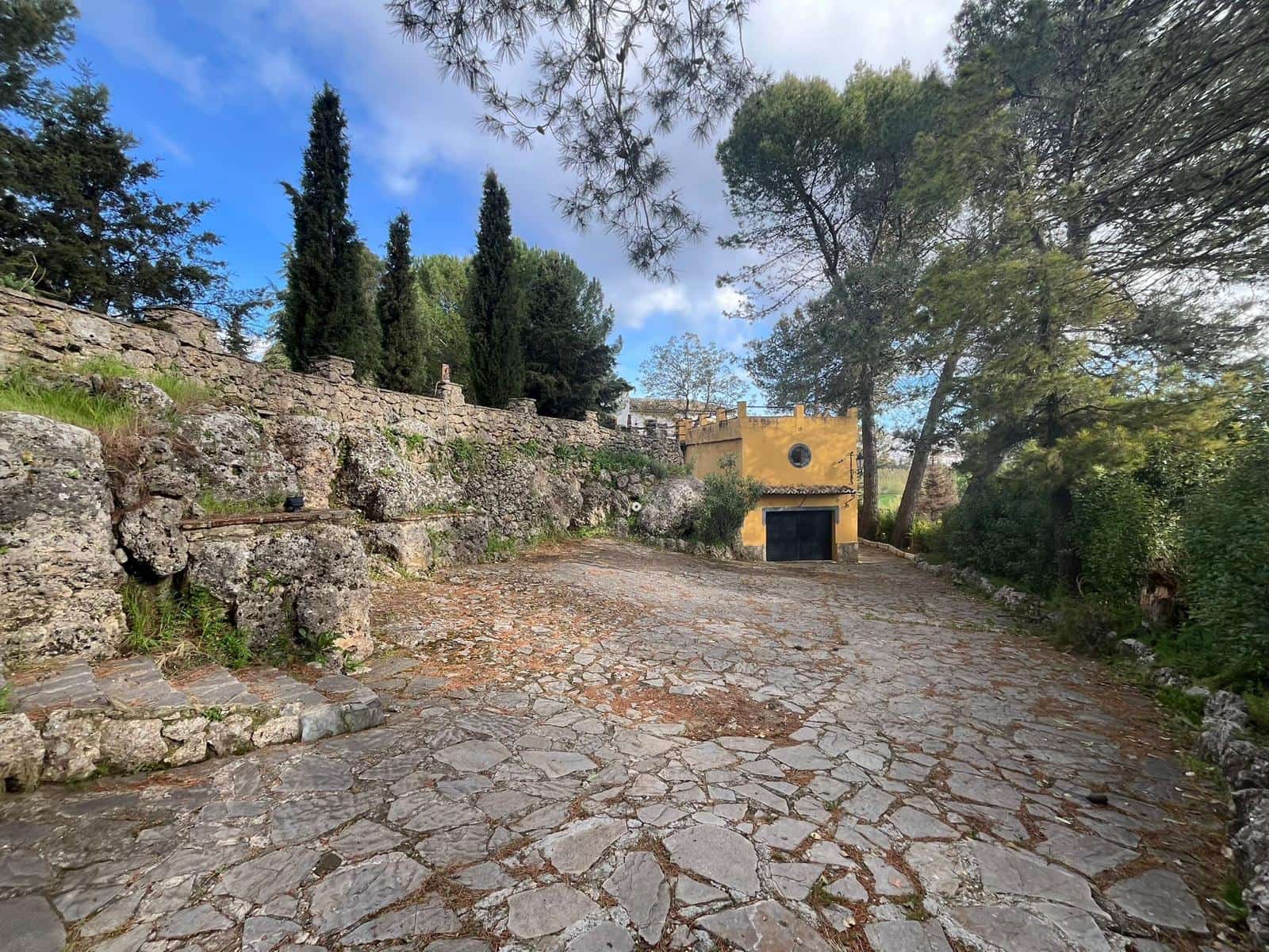 6 soveværelse Finca/Landehus til salg i Ronda med swimmingpool garage - € 698.000 (Ref: 9676509)