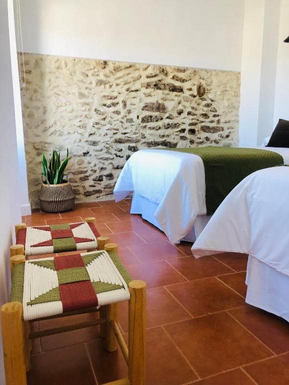 3 bedroom Townhouse for sale in Setenil de las Bodegas - € 190,900 (Ref: 9829965)