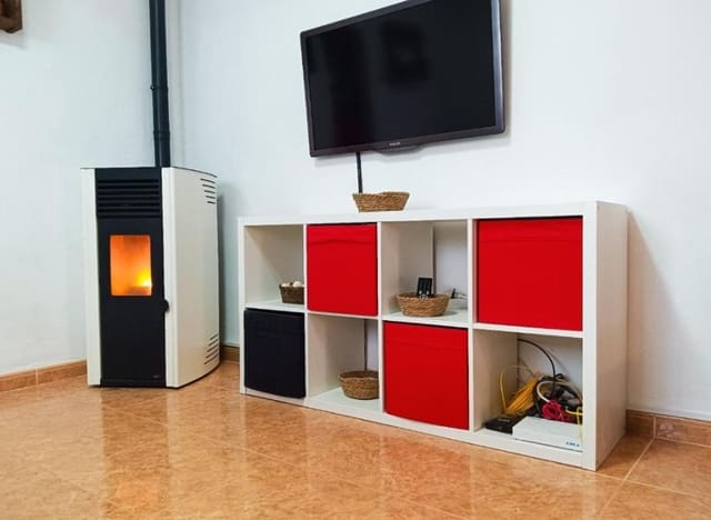 2 Zimmer Haus zu verkaufen in Cuevas del Becerro - 110.000 € (Ref: 9924897)