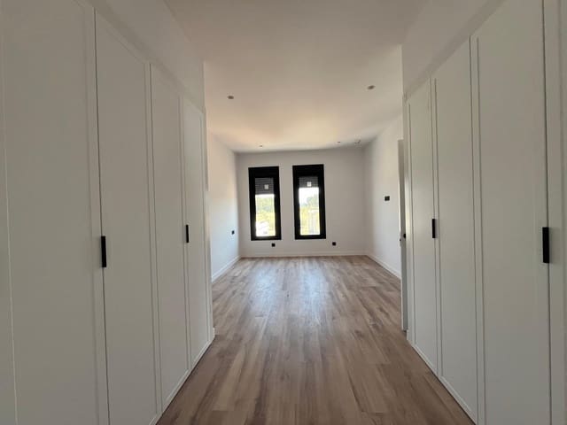 3 makuuhuone Omakotitalo myytävänä paikassa Arriate mukana uima-altaan - 414 000 € (Ref: 9953030)