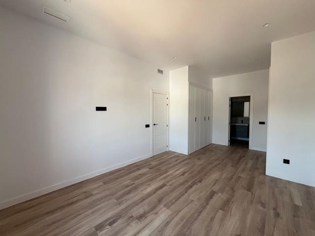 3 makuuhuone Omakotitalo myytävänä paikassa Arriate mukana uima-altaan - 414 000 € (Ref: 9953030)