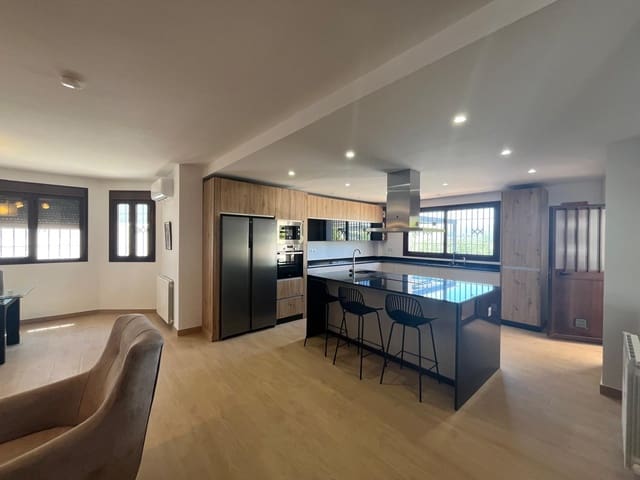 4 makuuhuone Maalaistalo vuokrattavana paikassa El Olivar, Málaga kaupunki mukana uima-altaan 
autotalli - 2 950 € (Ref: 9958810)