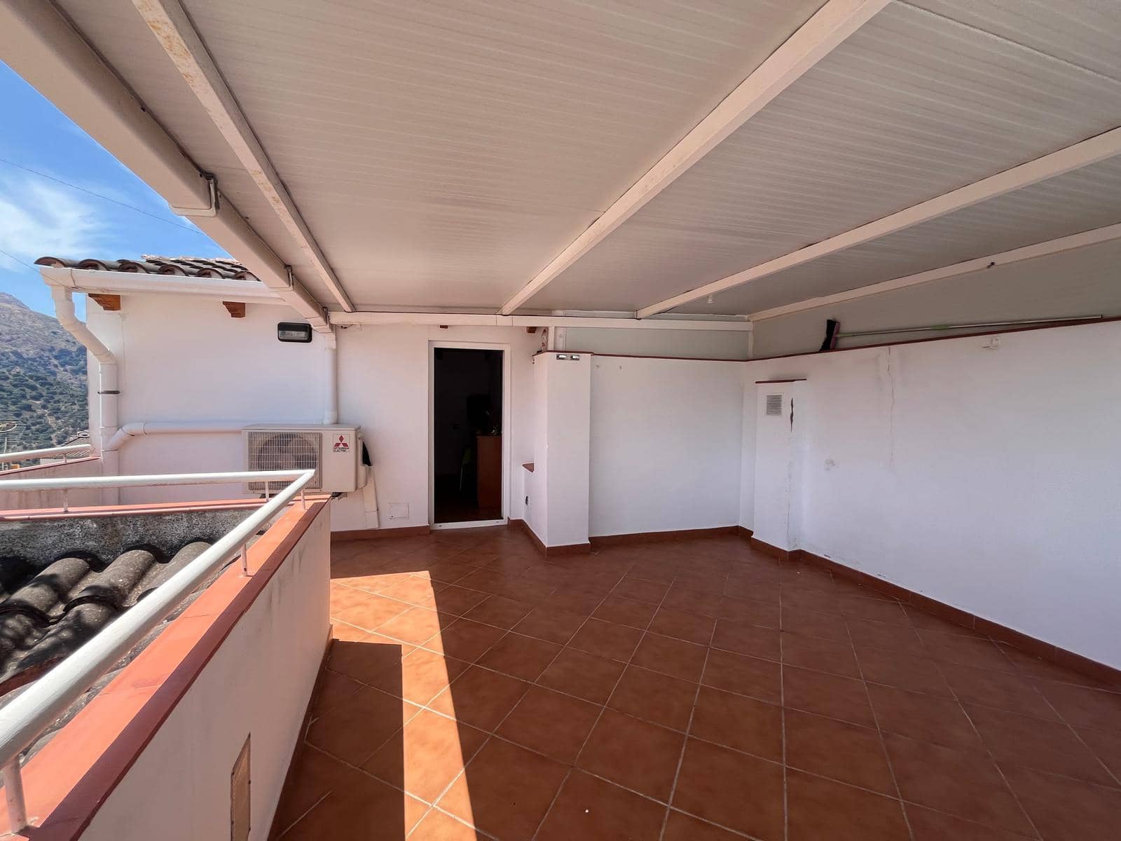 Casa de 3 habitaciones en Benaoján en venta - 138.000 € (Ref: 9958872)