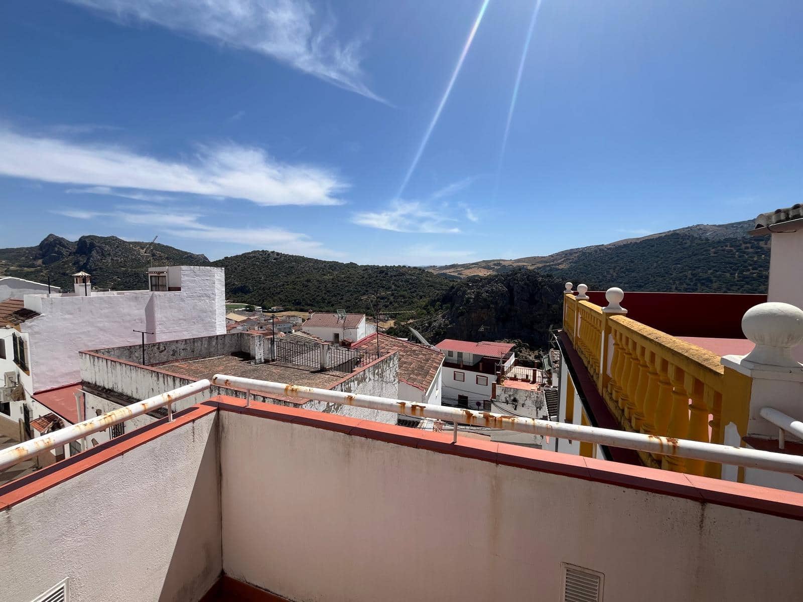 Casa de 3 habitaciones en Benaoján en venta - 138.000 € (Ref: 9958872)