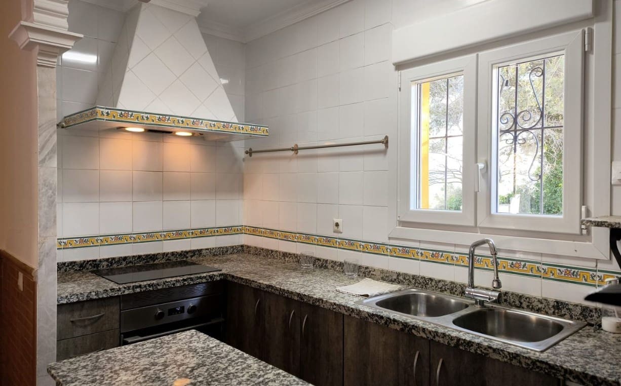 Finca/Casa Rural de 2 habitaciones en Arriate en venta con piscina garaje - 350.000 € (Ref: 9996349)