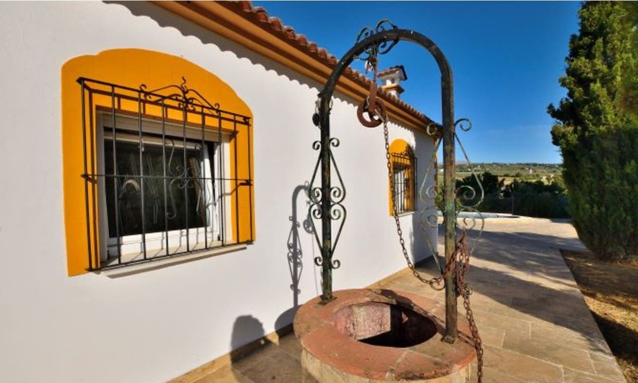 Finca/Casa Rural de 2 habitaciones en Arriate en venta con piscina garaje - 350.000 € (Ref: 9996349)