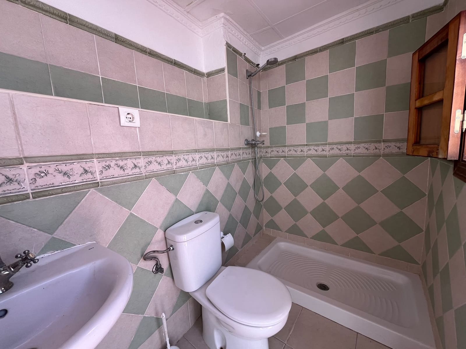 2 bedroom Townhouse for sale in Arriate - € 110,000 (Ref: 9997501)