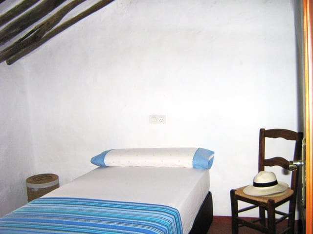 2 bedroom Townhouse for sale in Arriate - € 110,000 (Ref: 9997501)