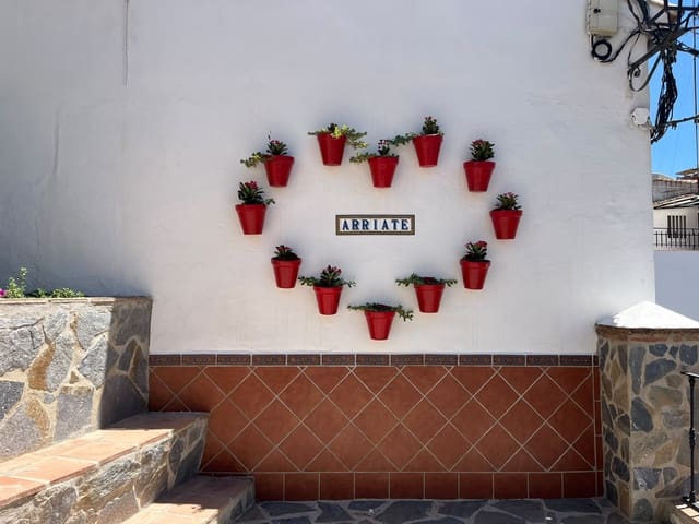 2 bedroom Townhouse for sale in Arriate - € 110,000 (Ref: 9997501)