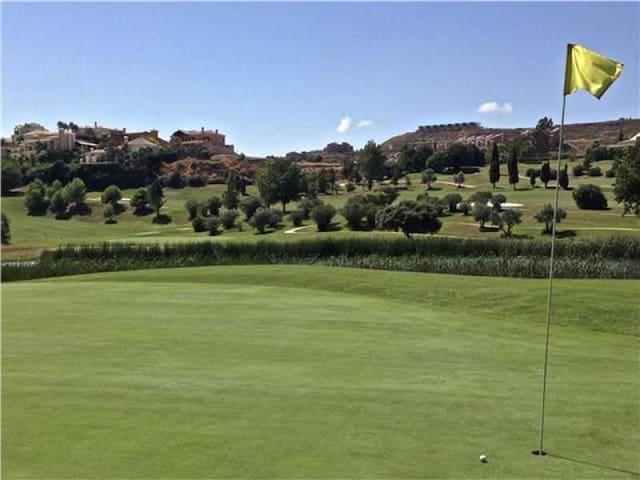 3 makuuhuone Omakotitalo myytävänä paikassa Benahavís mukana uima-altaan 
autotalli - 795 000 € (Ref: 4148505)