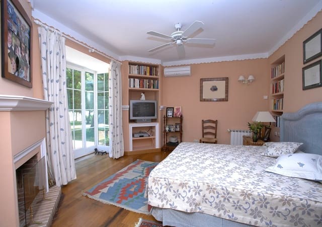 5 sypialnia Willa na sprzedaż w Guadalmina, Marbella z basenem garażem - 3 600 000 € (Ref: 4148678)