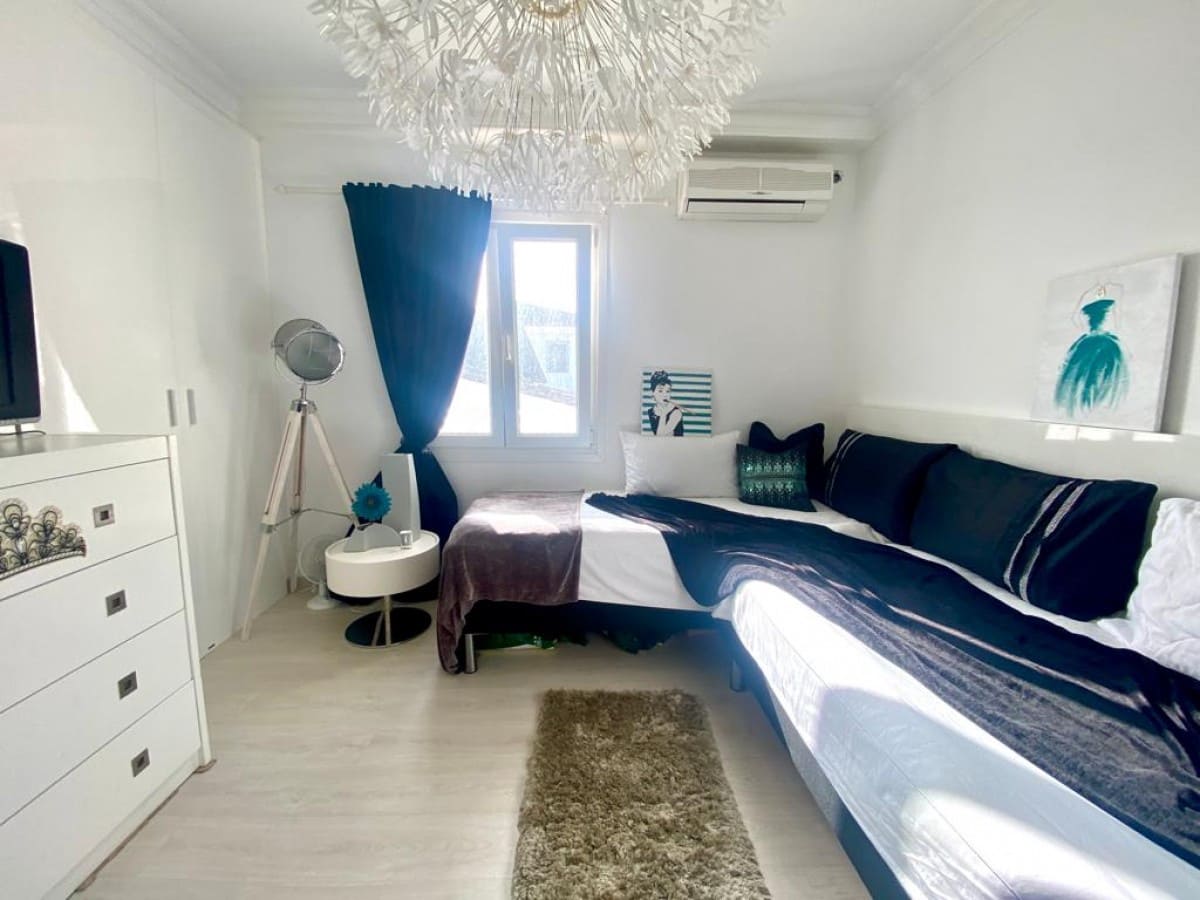 4 soverom Villa til salgs i Nueva Andalucia med svømmebasseng garasje - € 1 695 000 (Ref: 5260587)