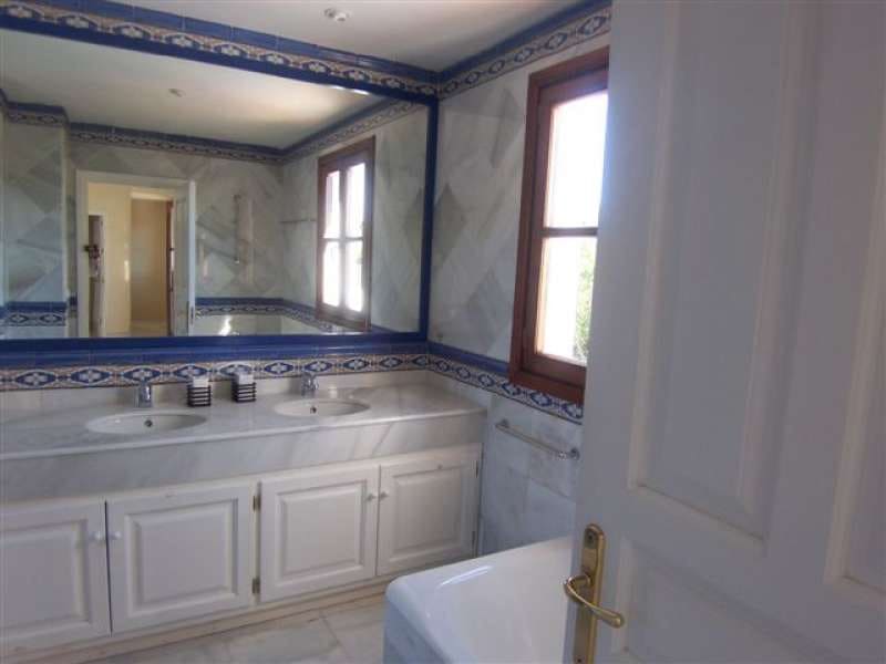 6 bedroom Villa for sale in Marbella with pool garage - € 4,900,000 (Ref: 5260652)