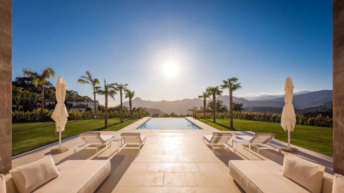 7 quarto Moradia para venda em Benahavis com piscina garagem - 9 400 000 € (Ref: 5260748)