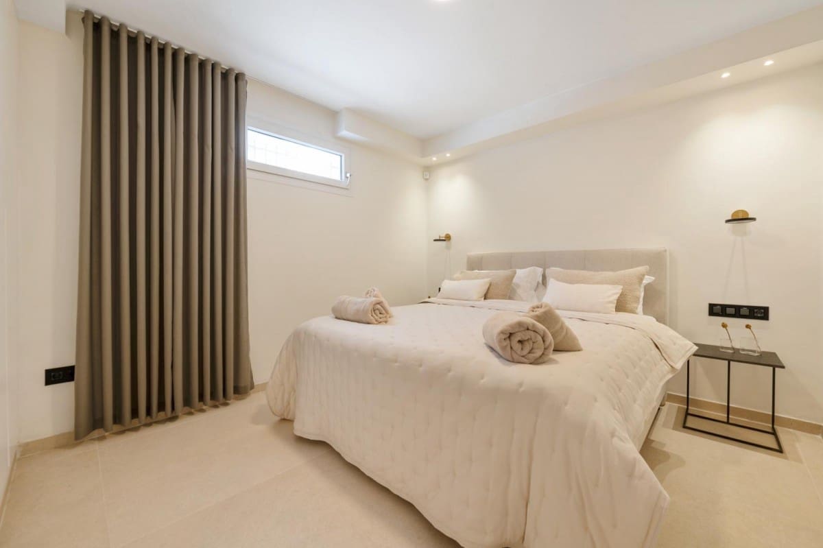 6 soveværelse Villa til salg i Nueva Andalucia med swimmingpool garage - € 3.995.000 (Ref: 5929105)