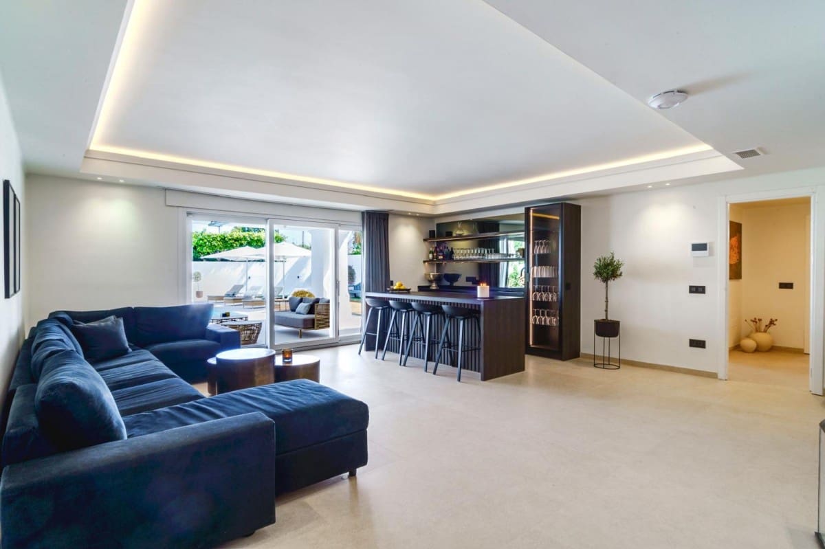 6 soveværelse Villa til salg i Nueva Andalucia med swimmingpool garage - € 3.995.000 (Ref: 5929105)