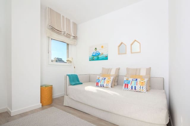 2 makuuhuone Huoneisto myytävänä paikassa Nueva Andalucia, Marbella mukana uima-altaan 
autotalli - 395 000 € (Ref: 6707552)