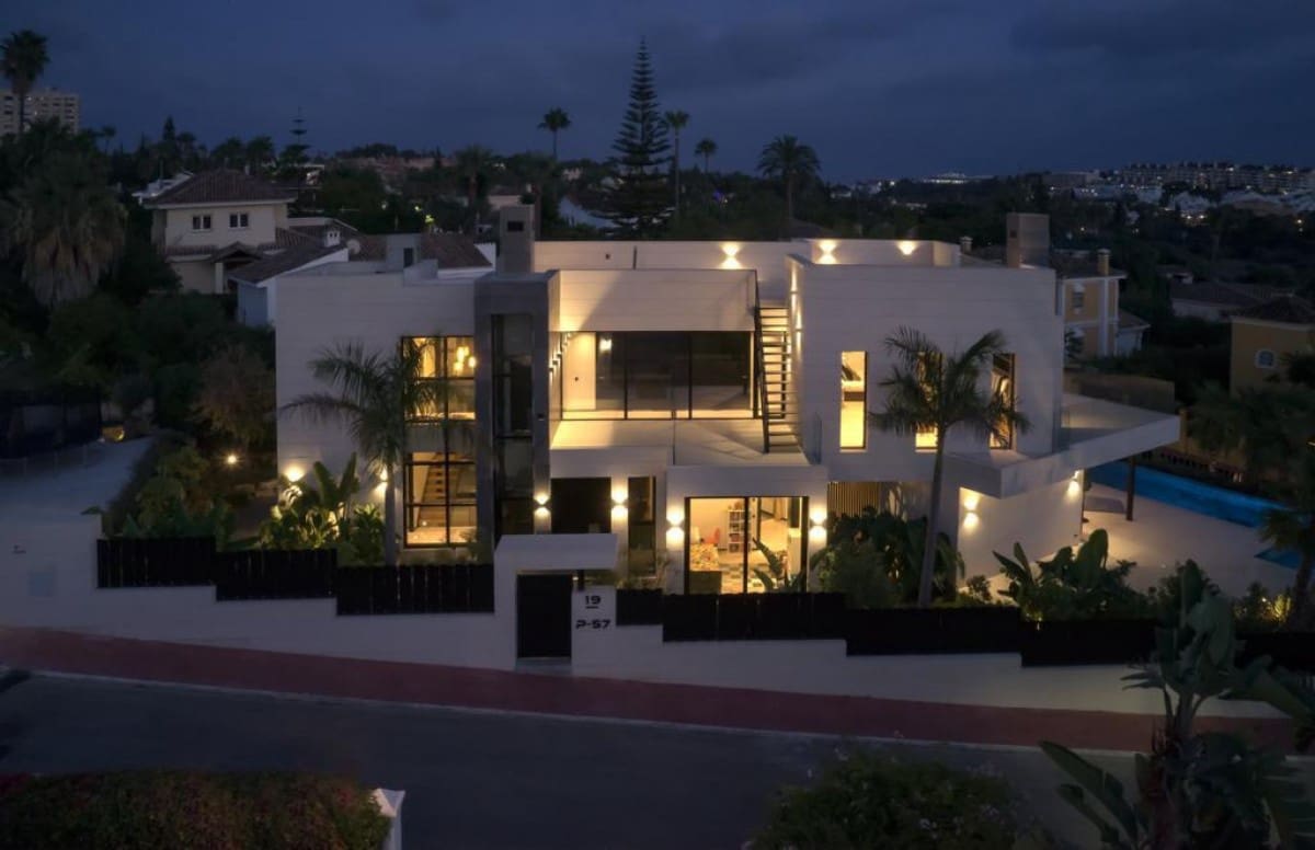 7 quarto Moradia para venda em Nueva Andalucia com piscina garagem - 4 995 000 € (Ref: 6956785)