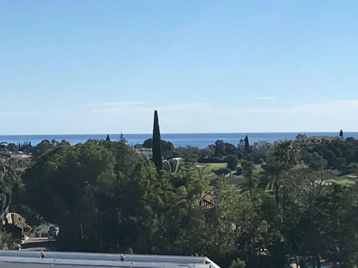 7 makuuhuone Huvila myytävänä paikassa El Paraiso mukana uima-altaan 
autotalli - 4 595 000 € (Ref: 7431015)