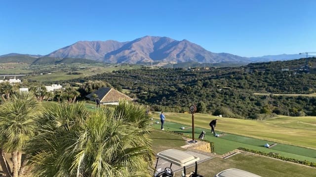 7 soverom Villa til salgs i El Paraiso, Estepona med svømmebasseng garasje - € 4 595 000 (Ref: 7431015)