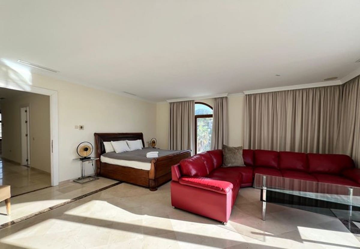 7 makuuhuone Huvila myytävänä paikassa El Paraiso mukana uima-altaan 
autotalli - 4 595 000 € (Ref: 7431015)