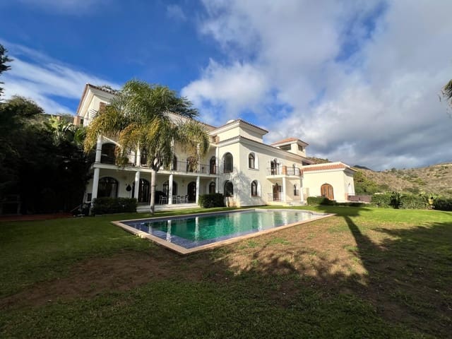 7 makuuhuone Huvila myytävänä paikassa El Paraiso, Estepona mukana uima-altaan 
autotalli - 4 595 000 € (Ref: 7431015)