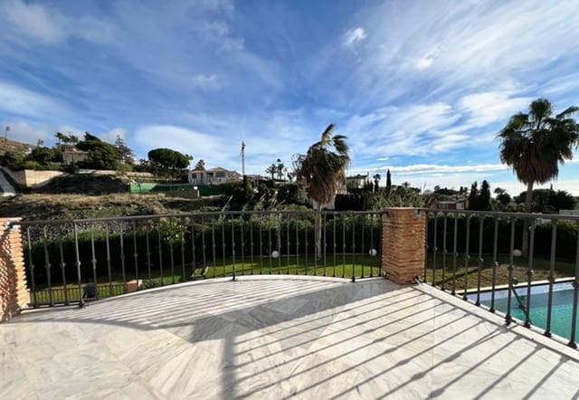 7 soverom Villa til salgs i El Paraiso, Estepona med svømmebasseng garasje - € 4 595 000 (Ref: 7431015)