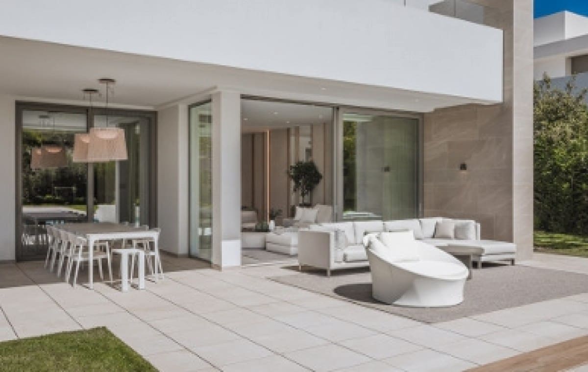 4 soveværelse Villa til salg i El Paraiso med swimmingpool garage - € 2.395.000 (Ref: 7500422)