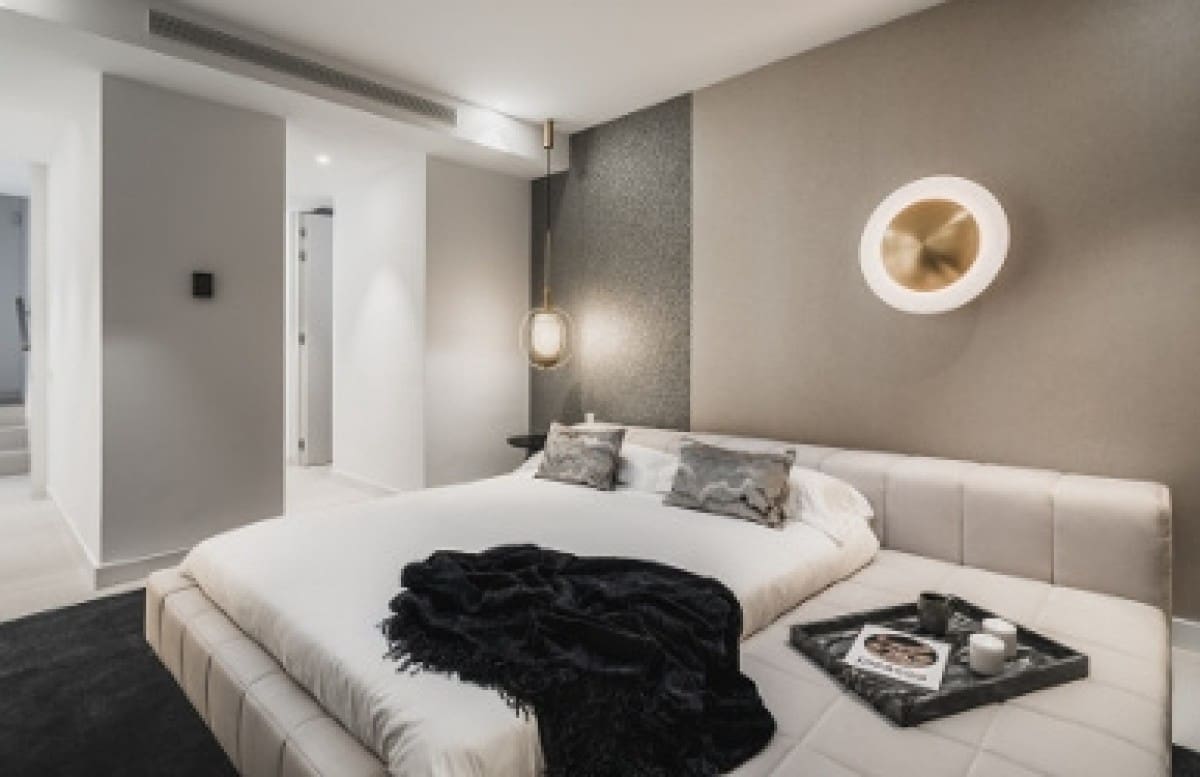 4 soveværelse Villa til salg i El Paraiso med swimmingpool garage - € 2.395.000 (Ref: 7500422)